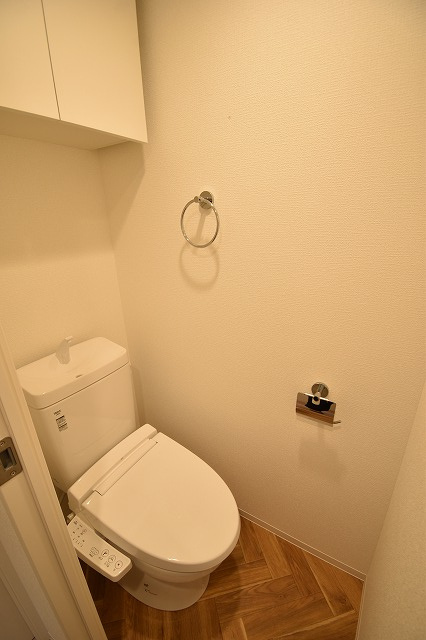 大阪市中央区瓦屋町２丁目の賃貸マンションのトイレ