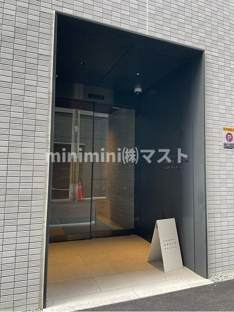 大阪市中央区谷町４丁目の賃貸マンションのエントランス