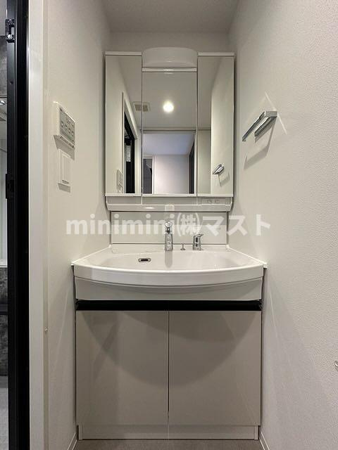 大阪市中央区谷町４丁目の賃貸マンションの洗面所