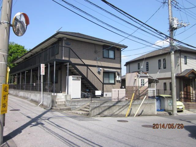 ファミーユ宮前Ａ棟