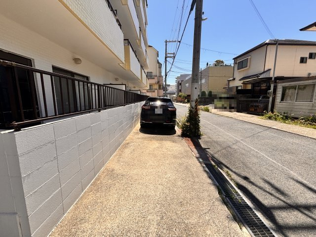 リッジヴィラ魚崎の駐車場