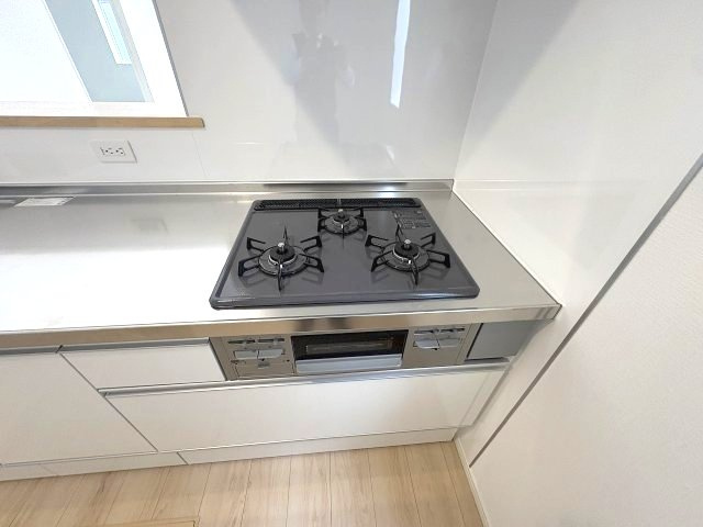 【キッチン】 | 大野城市平野台1丁目第7　1号棟（全2棟）【仲介手数料無料・0円】 | 施工例。施工例は完成時と異なる場合があります。