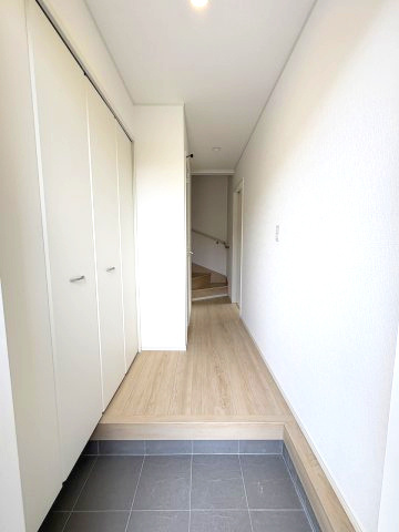 【内装】 | 大野城市平野台1丁目第7　1号棟（全2棟）【仲介手数料無料・0円】 | 施工例。リビングです。施工例は完成時と異なる場合があります。※家具はCG加工したものです。