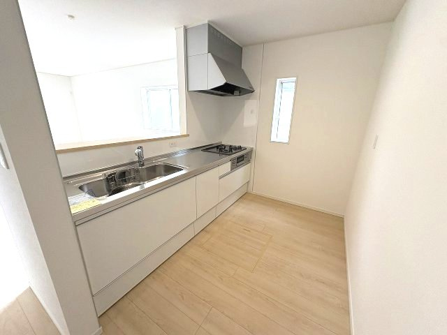 【キッチン】 | 大野城市平野台1丁目第7　1号棟（全2棟）【仲介手数料無料・0円】 | 施工例。施工例は完成時と異なる場合があります。