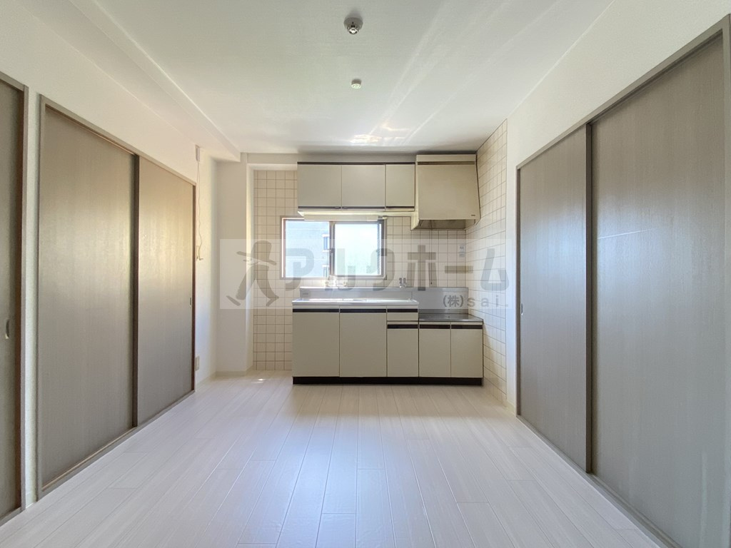 マンショングランディの居間・リビング