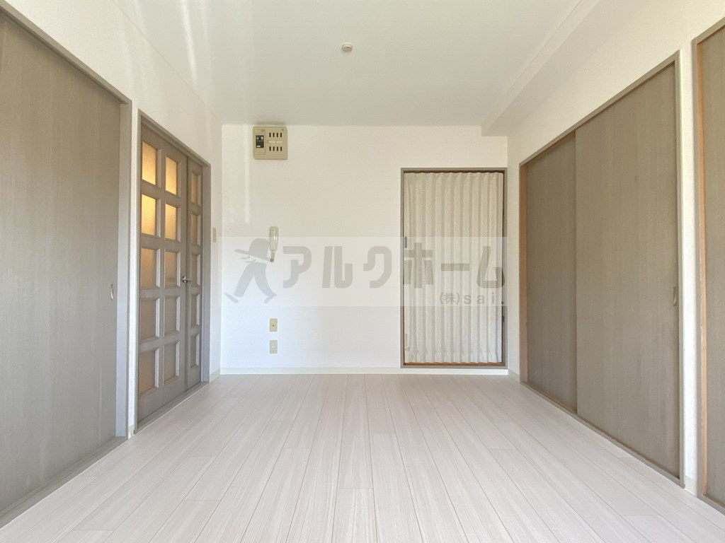 マンショングランディの居間・リビング