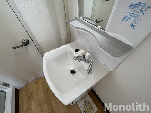 鶴山台19号棟の独立洗面台
