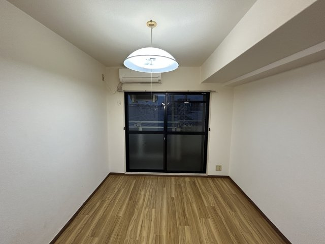 シンプルライフ六甲の居間・リビング