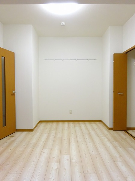 プレールアパートメント芦花公園の居間・リビング|ゆったりとした居間です