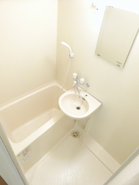 プレールアパートメント芦花公園の浴室|お風呂です