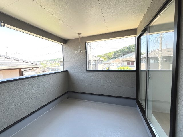 【バルコニー】 | 大野城市平野台1丁目第7　2号棟（全2棟）【仲介手数料無料・0円】 | 施工例。施工例は完成時と異なる場合があります。