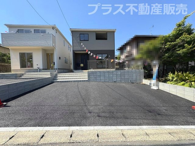【外観】 | 大野城市平野台1丁目第7　2号棟（全2棟）【仲介手数料無料・0円】 | 現地写真。プラス不動産販売なら、現場の全ての棟をまとめてご見学頂けます。
