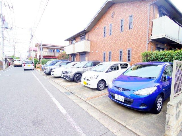 プルミエルの駐車場