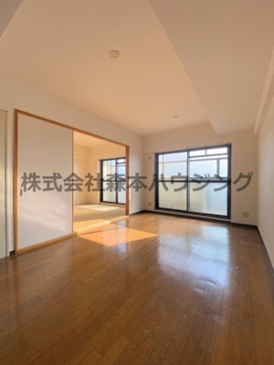【居間・リビング】 | 　グレイシィーK・Y | ※反転タイプ別室の写真となります。
　設備内容など相違がある場合あくまで現状優先となります。