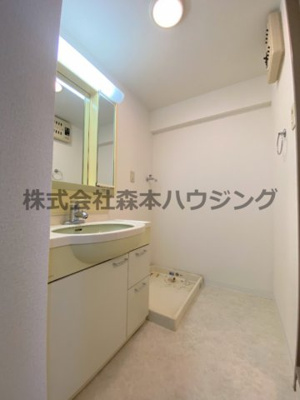 【洗面所】 | 　グレイシィーK・Y | ※反転タイプ別室の写真となります。
　設備内容など相違がある場合あくまで現状優先となります。
