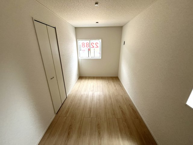 【洋室】 | 仲介手数料無料！須恵小学校に通える新築平屋　山陽小野田市南竜王町　第１－２号棟　クレイドルガーデン　アーネストワン | 個人の部屋や寝室として使える洋室です