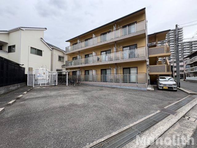 パルファン梅北の駐車場