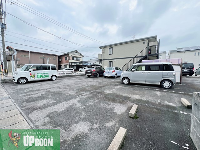 グランデイールの駐車場