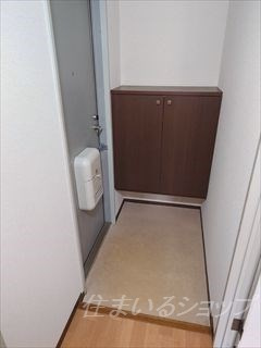 パール有安　Ｅ棟の玄関