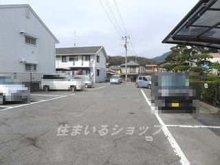 パール有安　Ｅ棟の駐車場