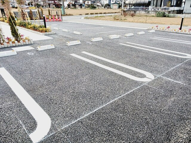 プラウド　シティ　南大塚　Ｆの駐車場|駐車場に車を止められます