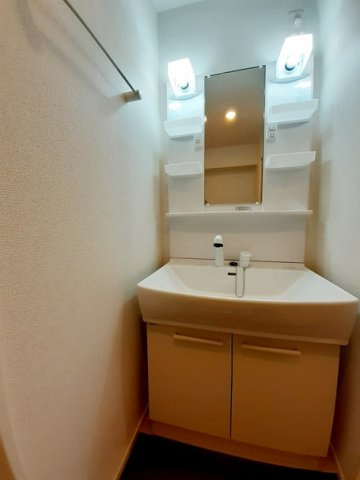 フローラ新狭山の洗面所|スペースが確保できる洗面所です