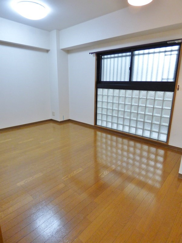 フロンテージ芦屋の居間・リビング