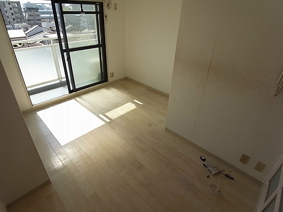 シンプルライフ六甲の居間・リビング