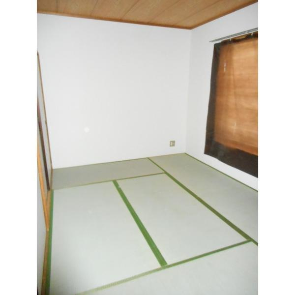 メゾンエヌケイ101の居間・リビング