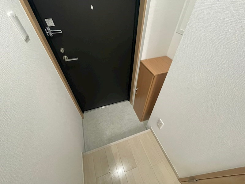 プレッジコートの玄関