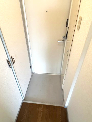 甲南山手ハイツの玄関