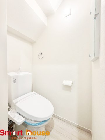 相模原市緑区二本松３期のトイレ|節水型でエコなトイレには今では当たり前のウォシュレット付き。換気機能も着いているので常に快適ですね♪
