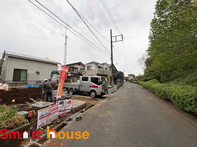 町田市本町田13期　新築1棟の前面道路含む現地写真