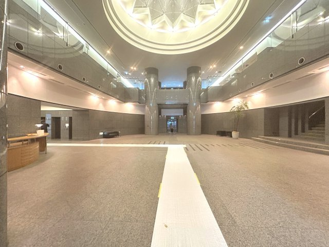 晴海アイランドトリトンスクエアビュータワーのロビー|～Entrance～
マンションは管理がとても大切です。ゴミひとつ落ちていない綺麗なエントランスからは管理状態の良さが伺えます。