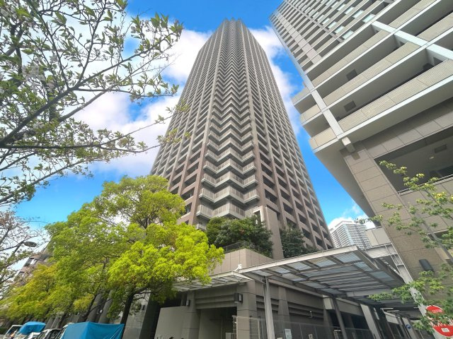 晴海アイランドトリトンスクエアビュータワーの外観|～ぜひ現地をご確認下さい～
陽当りや通風性など各所に施された工夫で住みやすさを実現。部屋の大きさや周辺環境・街並など、資料には掲載していない情報が現地にはたくさんございます。是非ご確認下さい。