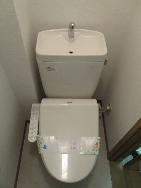 シャルマディオのトイレ