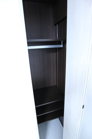 ディアコート八木の収納|キッチン横にも収納あり！