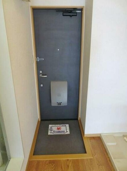 オクテッドビーの玄関|※別号室参考写真です