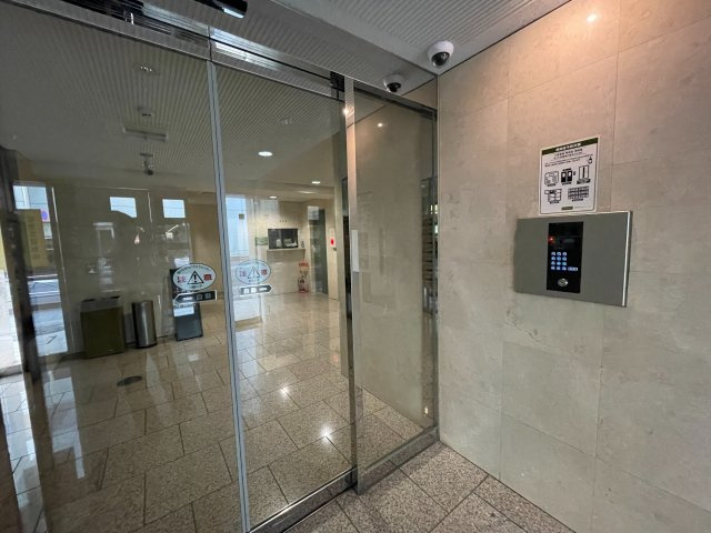 菱和パレス府中駅前のエントランス