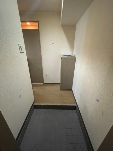 菱和パレス府中駅前の玄関