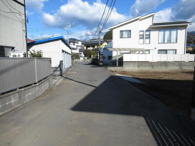 富士市神谷の売地|西側公道を南から撮影 