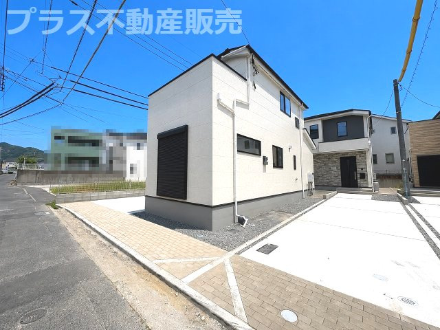 【外観】 | 福岡市早良区重留1丁目5期　4号棟（全4棟）【仲介手数料無料・0円】 | 現地写真。プラス不動産販売なら、現場の全ての棟をまとめてご見学頂けます。