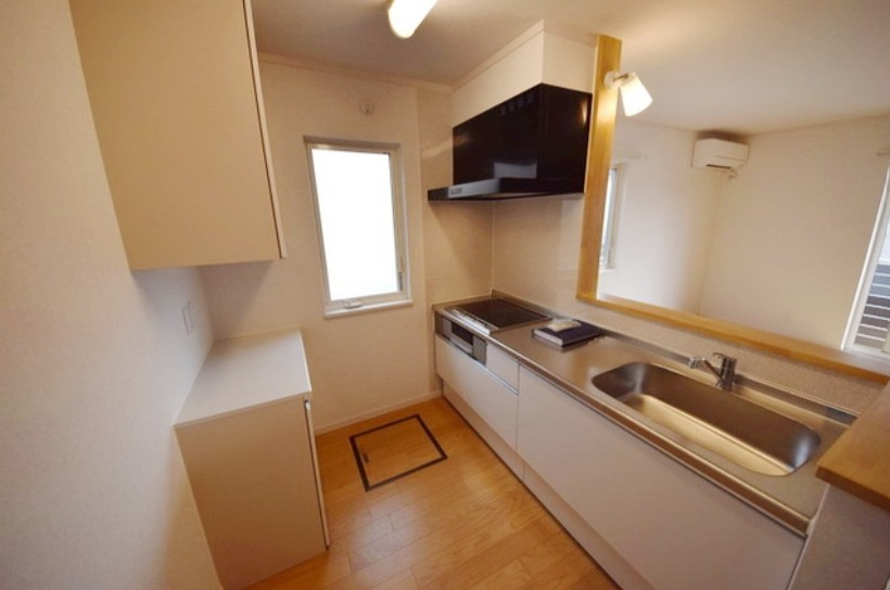 フォレストメゾン聖蹟 C棟のキッチン