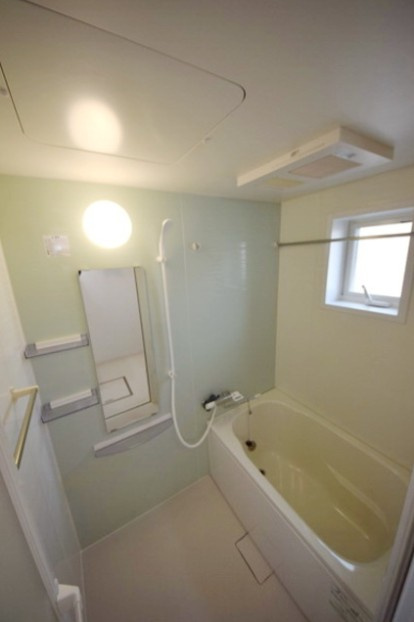 フォレストメゾン聖蹟 C棟の浴室