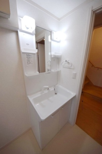 フォレストメゾン聖蹟 C棟の洗面所