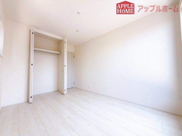 [新築住宅] 熊谷市月見町 第3 全1棟の洋室|２階居室は全室収納あり！たっぷりある収納活用でお部屋もキレイを保てます♪