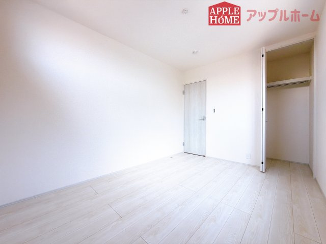 [新築住宅] 熊谷市月見町 第3 全1棟の洋室|２階居室は全室収納あり！たっぷりある収納活用でお部屋もキレイを保てます♪