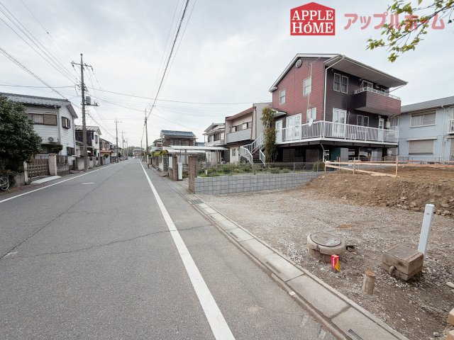 [新築住宅] 熊谷市月見町 第3 全1棟の前面道路含む現地写真
