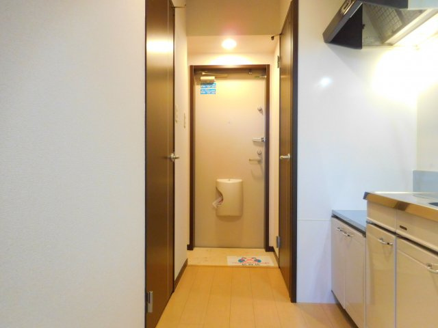 フジパレスタカシロⅠ番館の玄関