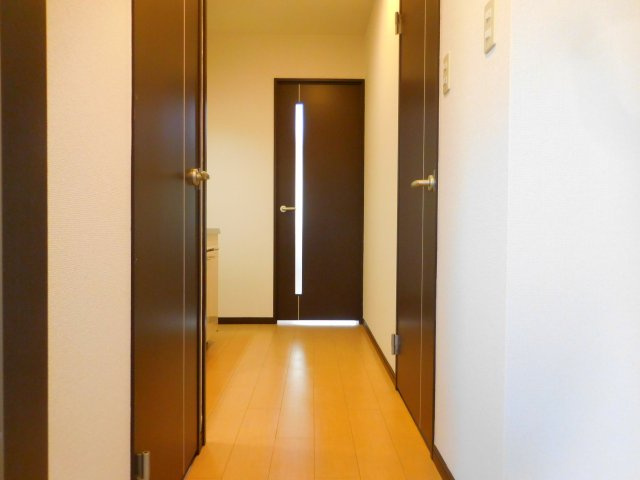 フジパレスタカシロⅠ番館の玄関